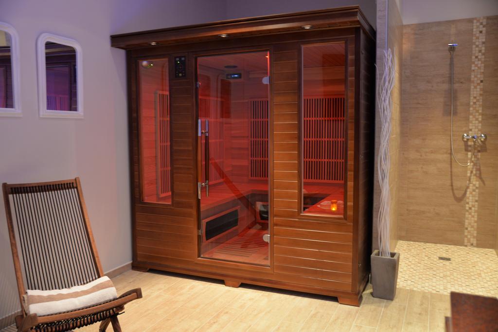Chambres D'Hotes La Maison De Leonie Collias Экстерьер фото